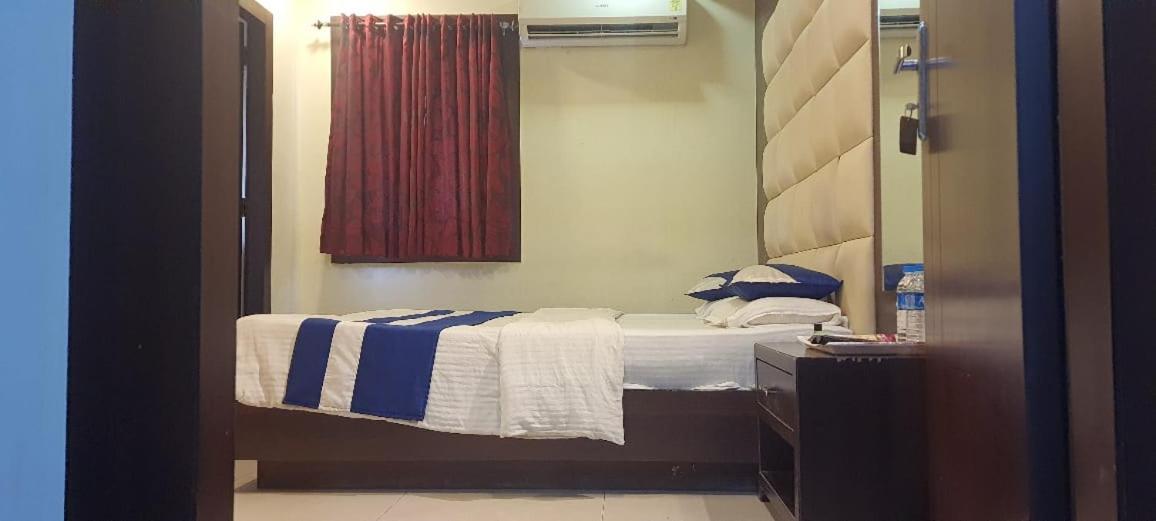 Hotel Presidency Inn Kolkata Exterior photo